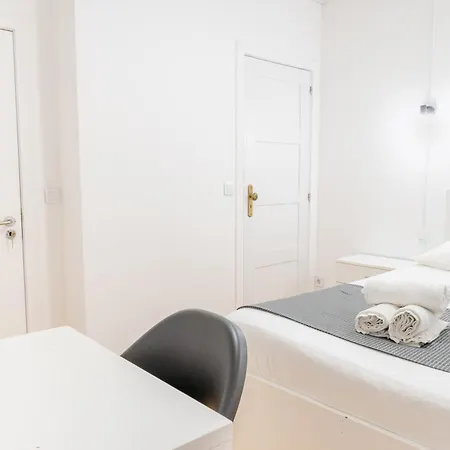 - Elevador Da Bica Privatunterkunft *